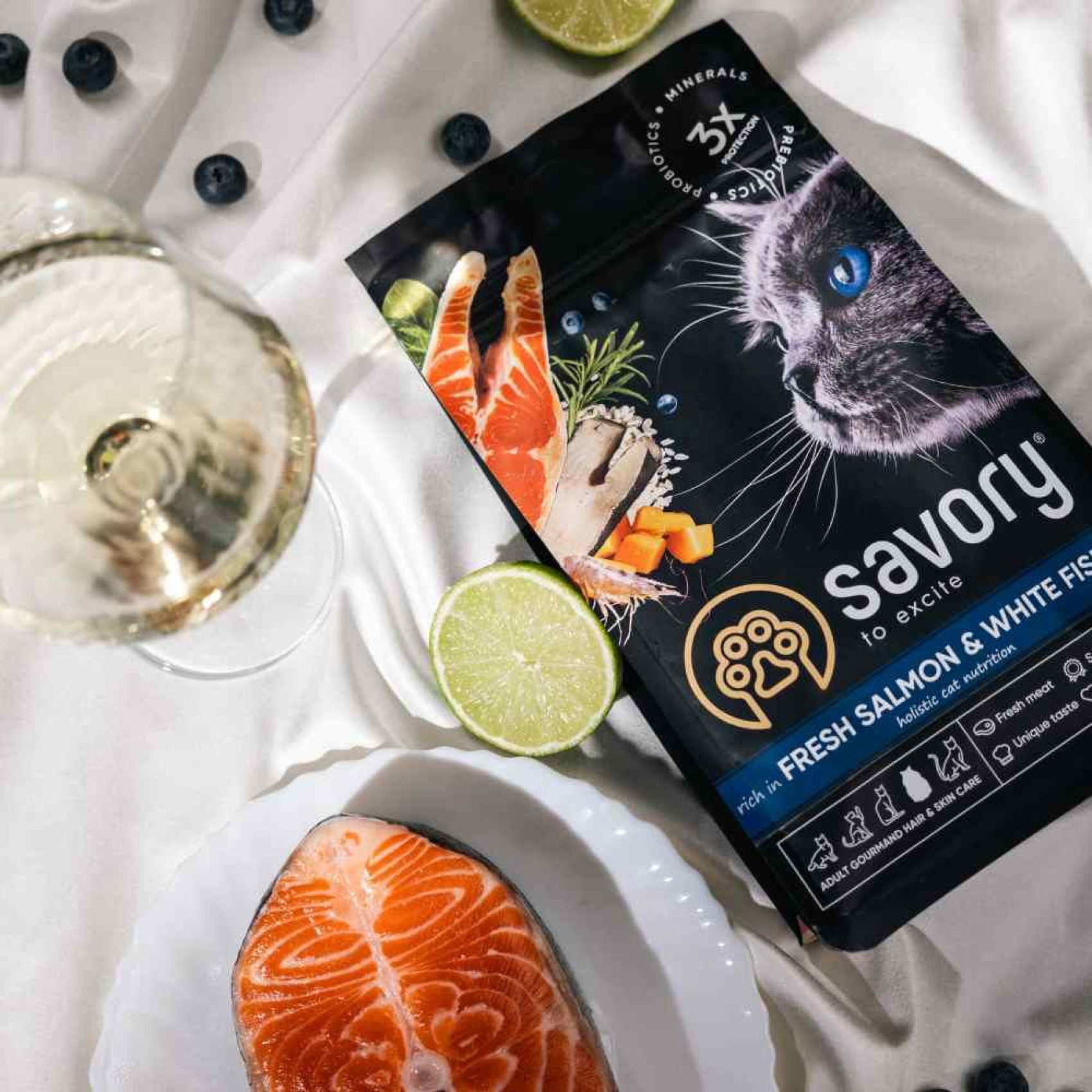Сухий корм для котів Savory Hair and Skin Care 8 кг - лосось та біла риба
